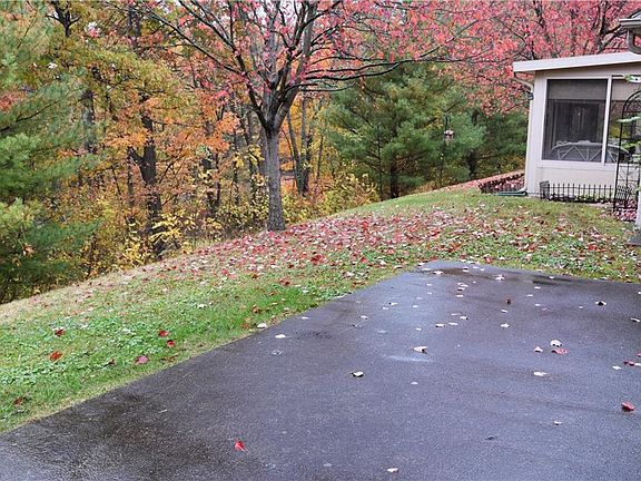 4th image of 29 Asbury Ln