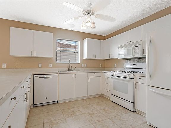 3rd image of 17871 SE 91st Freedom Ct