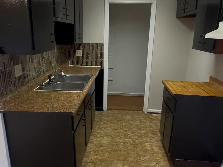 3060 Benchwood Dr — Photo 2