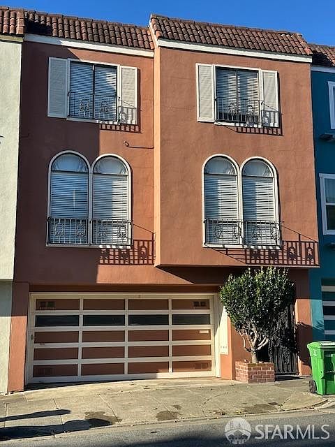 1st image of 486 NW Yale St