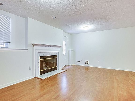 3rd image of 18955 Quiet Oak Ln