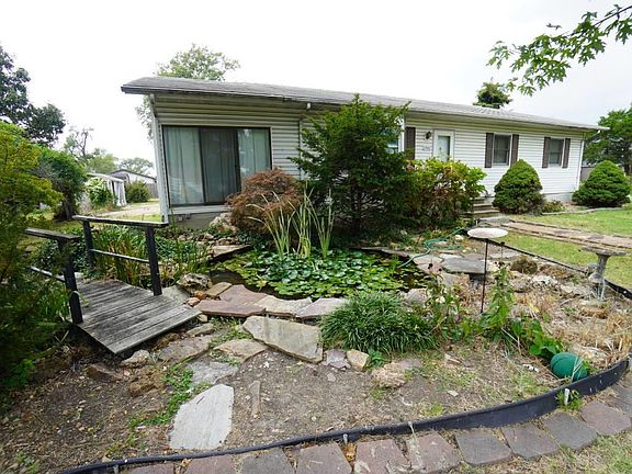 2nd image of 2942 Circle Dr