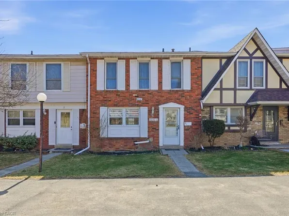 2252 Upper Middle Rd #4, Burlington, ON L7P 2Z9