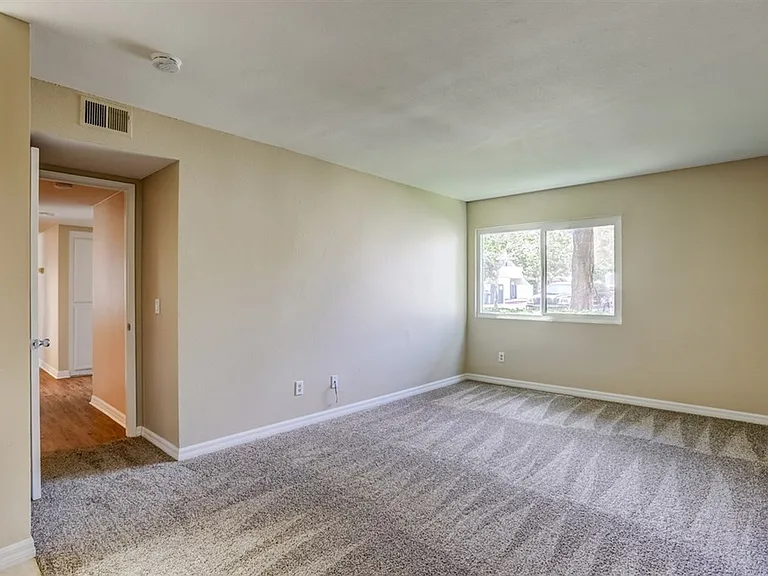 387 N Melrose Dr #C — Photo 5