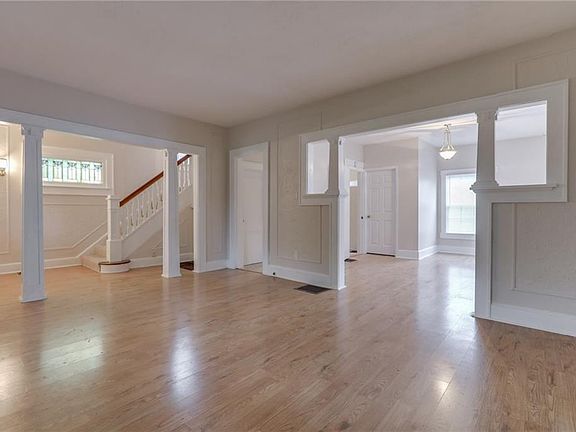 3rd image of 915 N Dequincy St