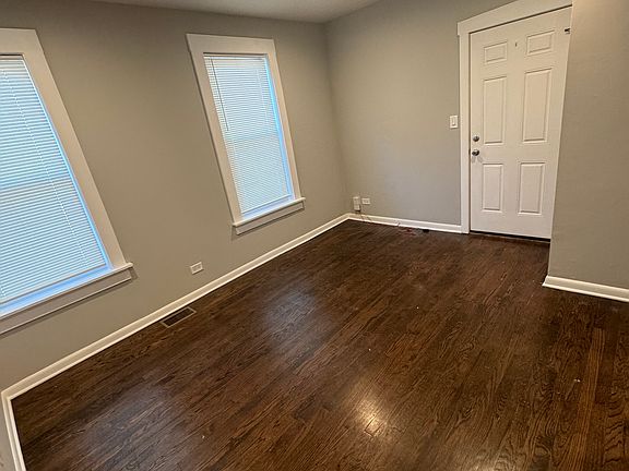 3rd image of 3858 N Whipple St #1R