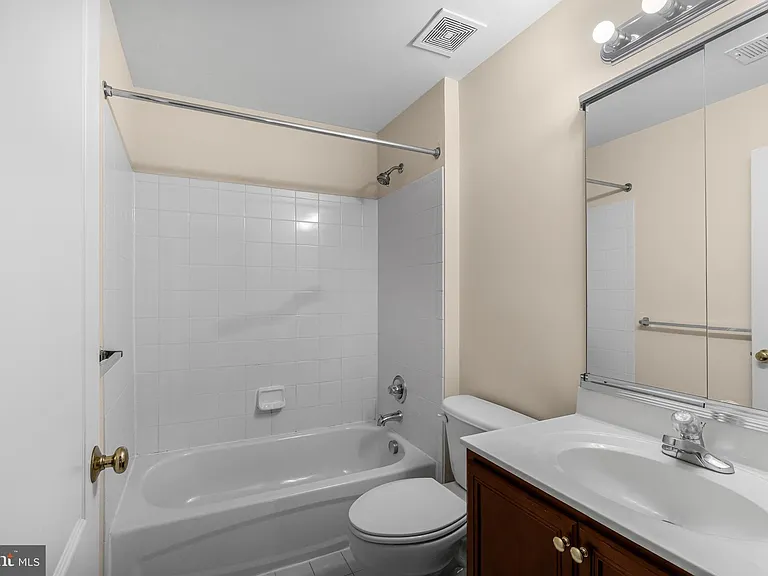 43729 Stoke Chapel Ter — Photo 28