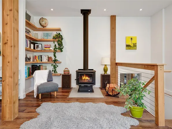 841 Burrill Rd, Southern Gulf Islands, BC V0N 1P0