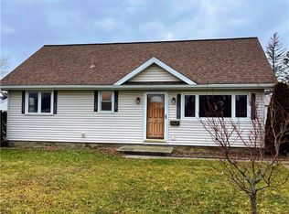 10 Johnathan Ln, Amsterdam, NY 12010
