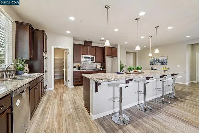 421 W Gravino Dr #1 — Photo 6