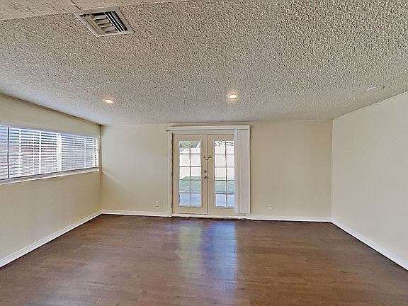 3rd image of 18007 Canehill Ave