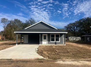 102 Plumthicket Ln, Trinidad, TX 75163