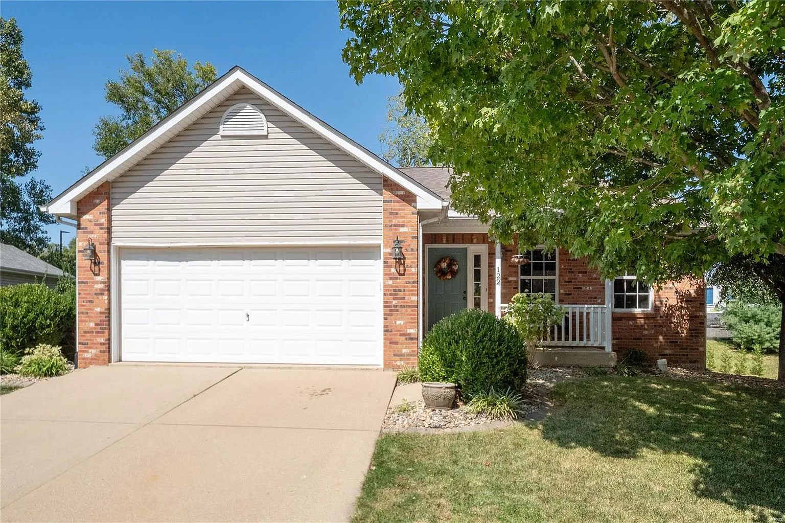 122 Bayfield Dr photo 1