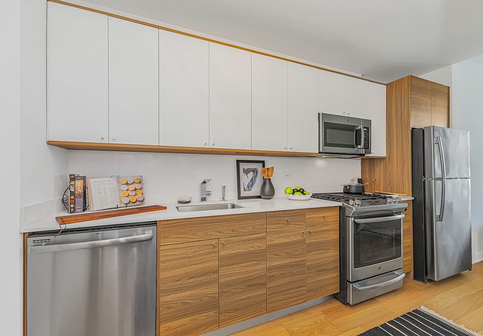 1st image of 4322 Queens St APT 4807