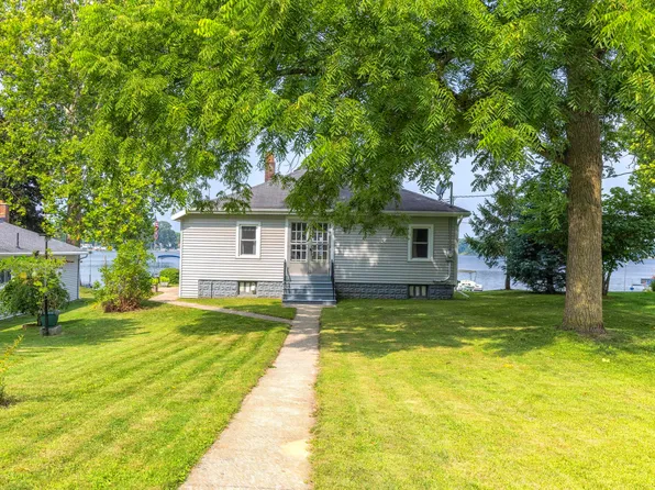 9048 Long Lake Dr E, Scotts, MI 49088