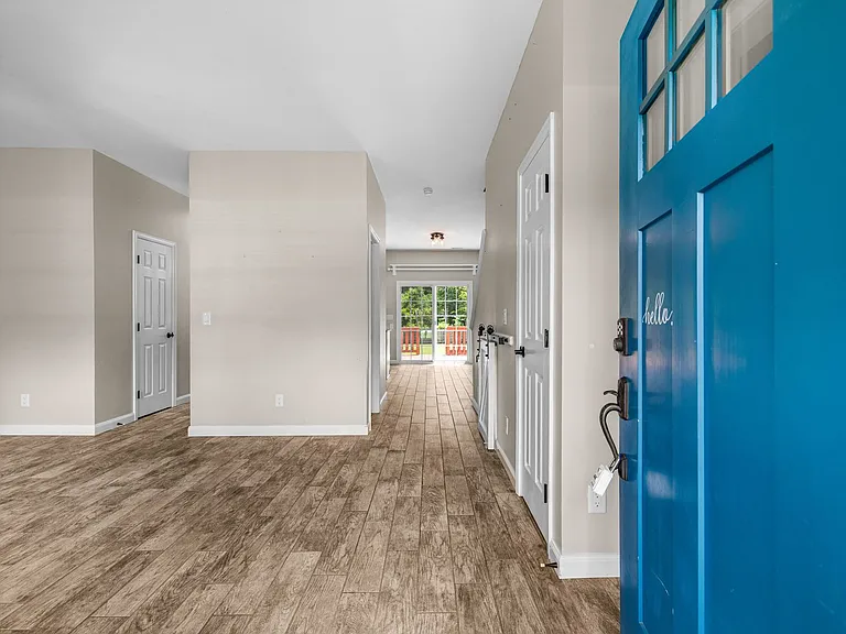 156 Old Beechtree Ln — Photo 4