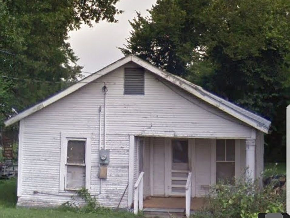 1st image of 1104 E Collin St