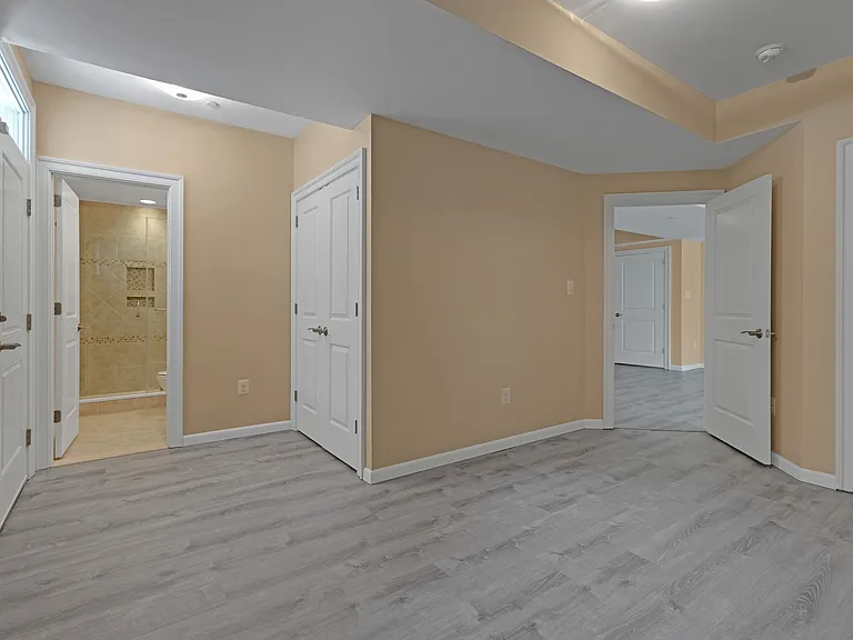 7607 Newmarket Dr — Photo 25