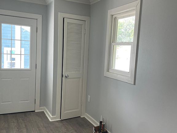 4th image of 1745 Linden Ave
