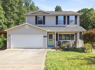 8201 Tangle Grove Ln, Powell, TN 37849