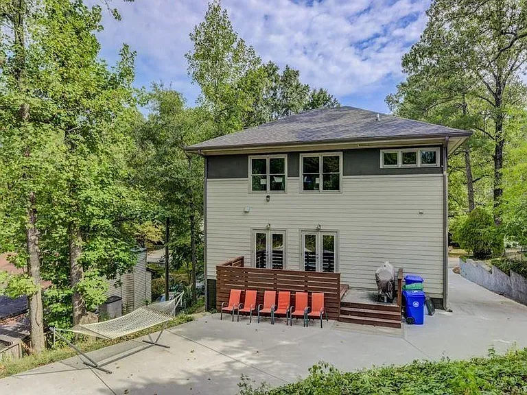 1758 Beacon Hill Blvd NE — Photo 23