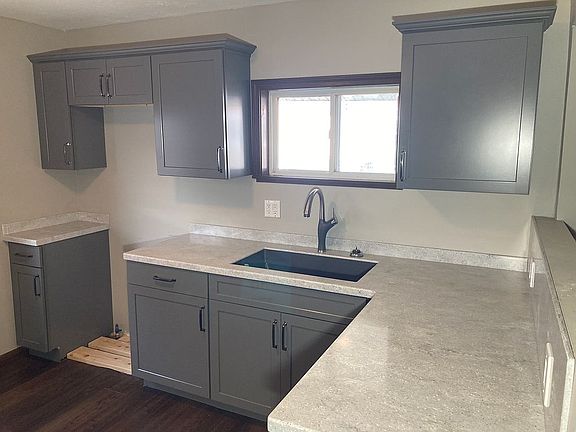 4th image of 3214 Brandes St