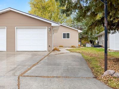 2518 Country Club Pkwy, Moorhead, MN, 56560