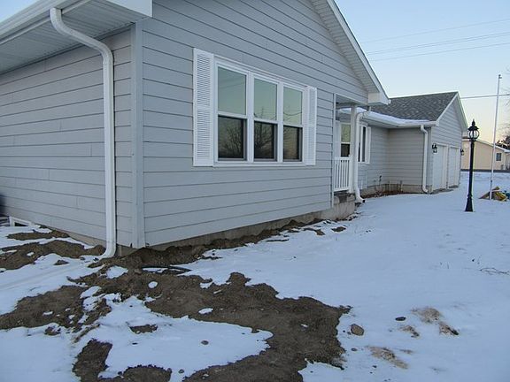 2nd image of 4006 Palace Dr