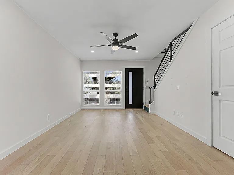 3806 Southridge Dr #4 — Photo 3
