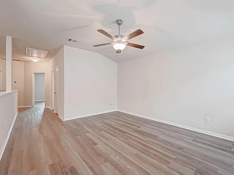 2815 Mustang Hill Ln — Photo 36