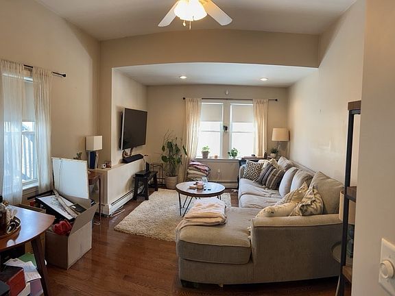 4th image of 82 S Franklin St APT 1