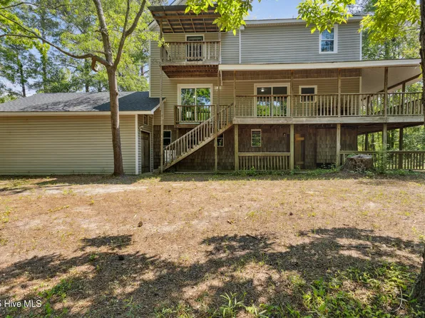 975 River Bend Drive, Burgaw, NC 28425