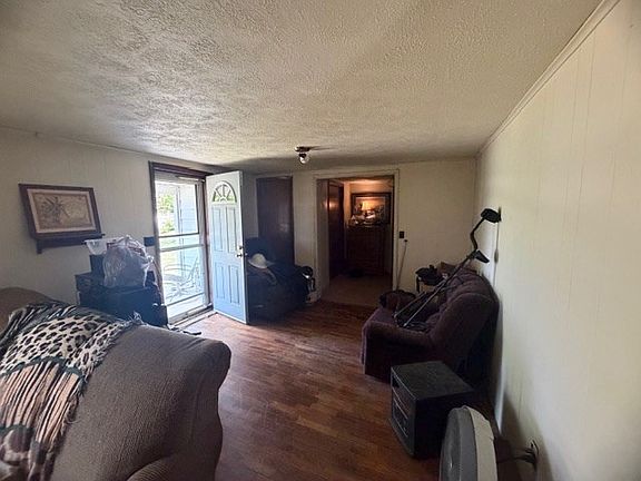 5th image of 1246 Wolf River Rd
