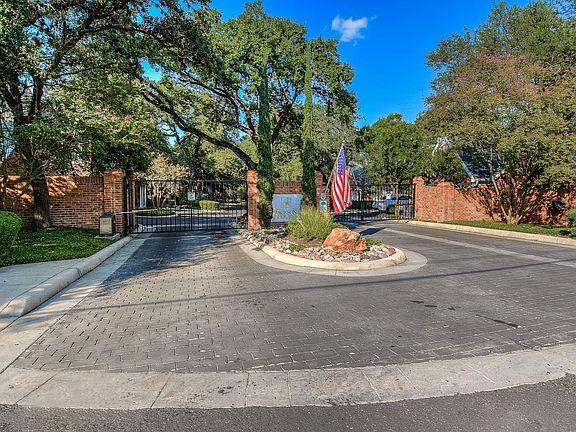 4th image of 23 Jackson Ct