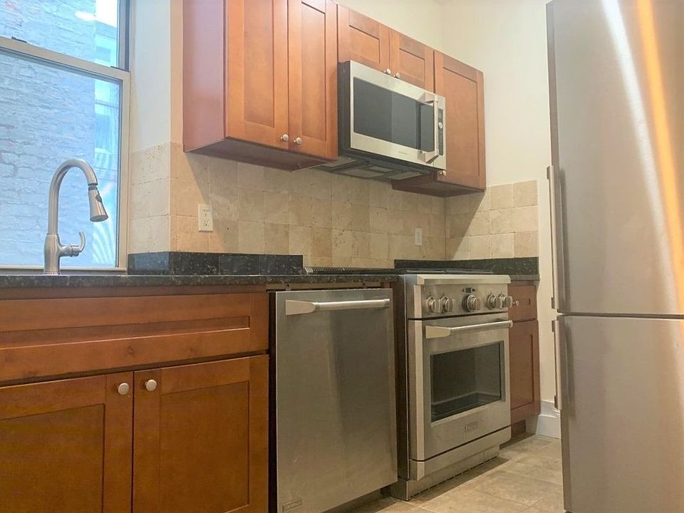 1st image of 421 W 43rd St APT 5R