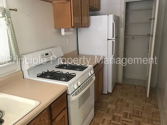 2nd image of 1517 W Margaret Ave