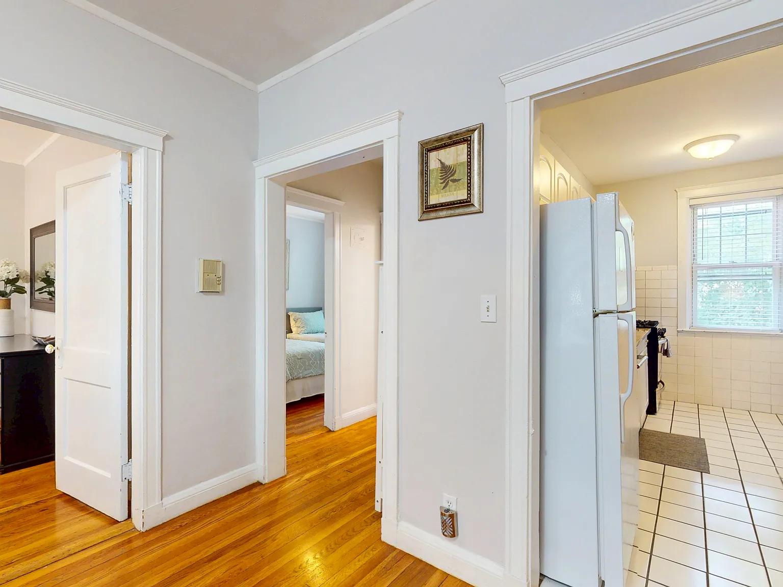 2 bed, 700 sqft, $7,350 — Photo 4