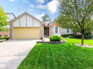 20166 Lamar Dr, Clinton Township, MI