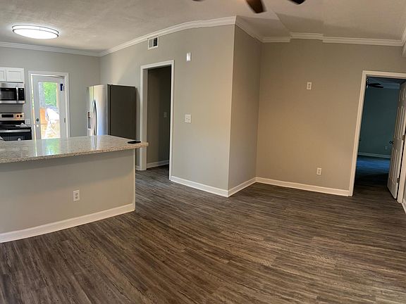 4th image of 37 Kandlewood Dr #A