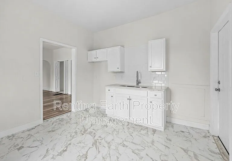 2426 Avenue U — Photo 13
