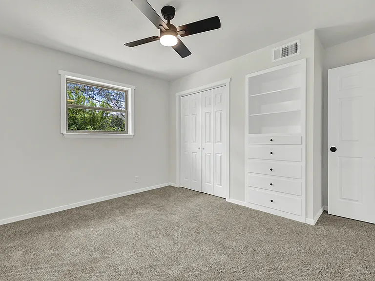 129 Young Ave — Photo 20