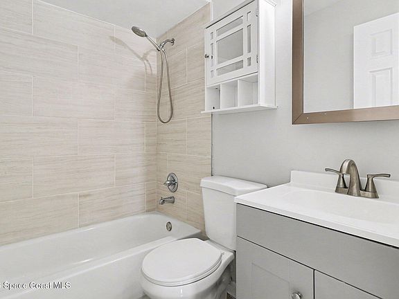 4th image of 3946 Duck Ct