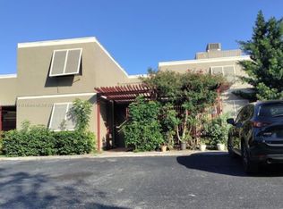 11050 N Lakeview Dr #2, Hollywood, FL 33026