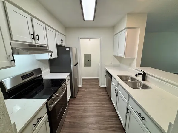 1716 Green Forest Run #102, Janesville, WI 53546