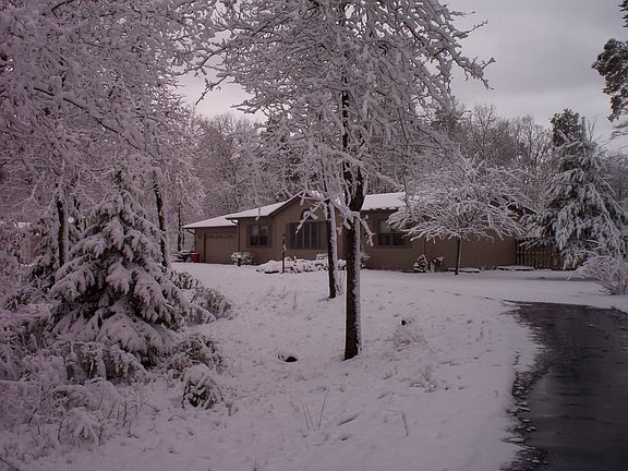 2nd image of 441 Saint Andrews Trl