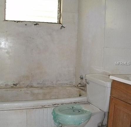 4th image of 1706 NE Turner Ave