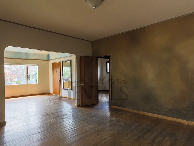 5363 Shafter Ave — Photo 11