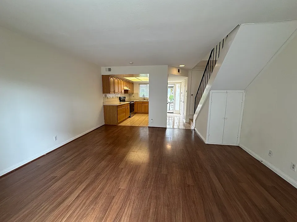 381 N Temple Dr
