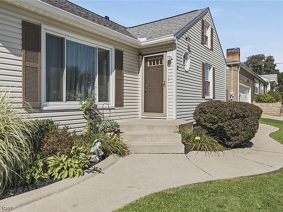 3rd image of 1743 Jefferson Rd NE