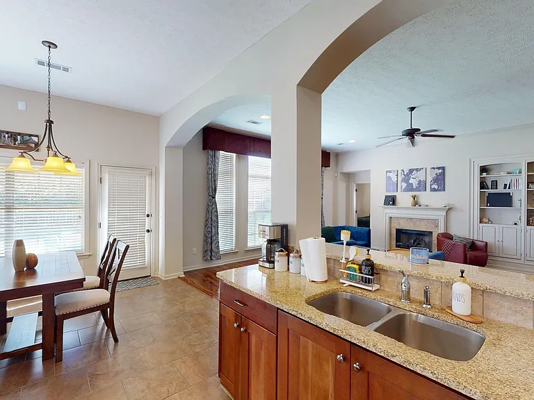 10533 Duncannon Trl — Photo 11